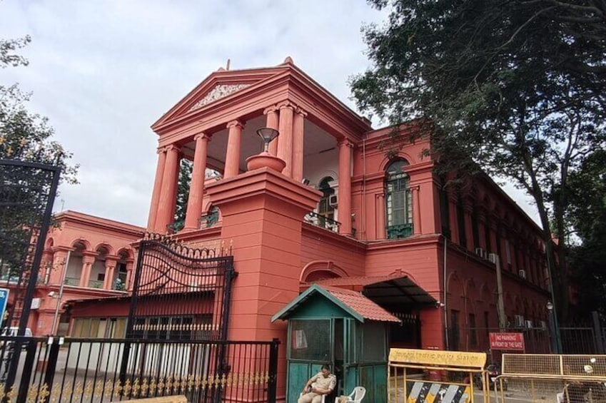 St Marks Church + Cubbon Park + Vidhana Soudha + Museum = Bangalore Royal Walk