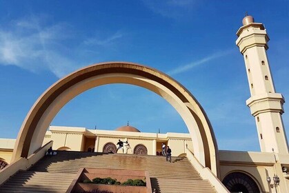 Tombs, King’s palace & Gaddafi mosque walk (Airpals Safaris tour)