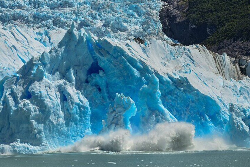 Full-Day Tour Through Glaciers Upsala and Spegazzini