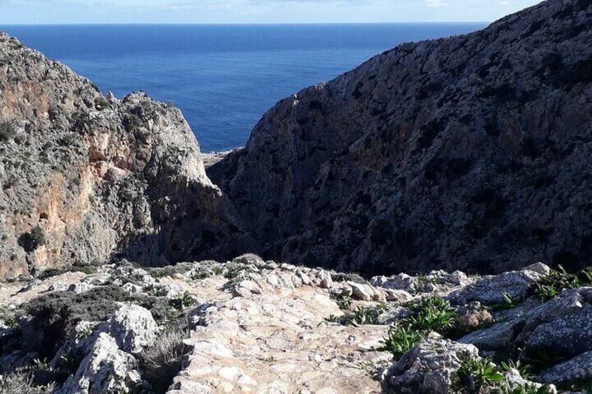 Half-Day Private Hiking Tour to the Akrotiri Peninsula