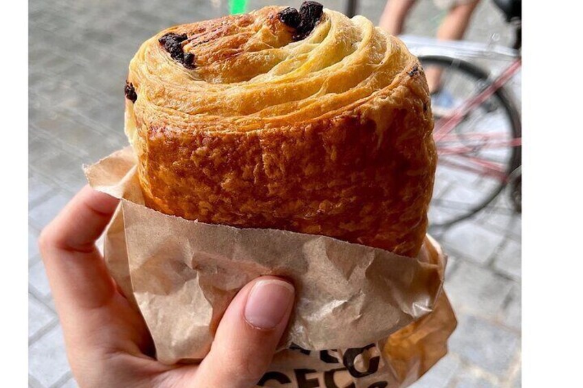 Best of Bordeaux Pastries - Boulangeries and Patisseries Food Tour