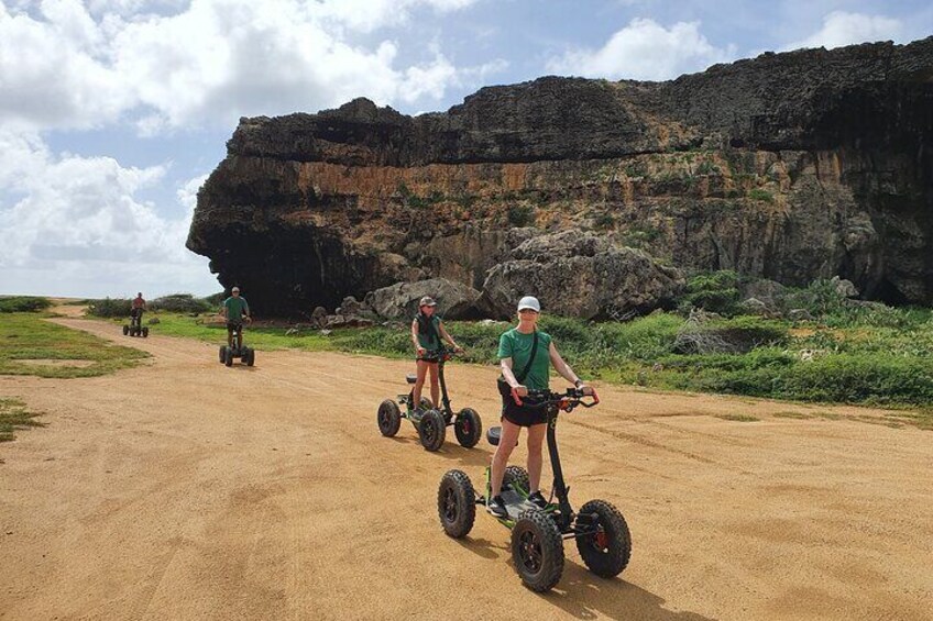 Half-Day EZ Raider San Nicolas Art Murals and Baby Beach Tour 