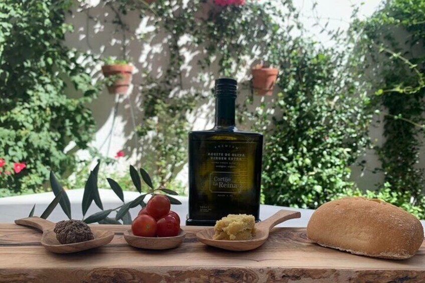 Olive Oil Tasting with O75 in Córdoba, Spain