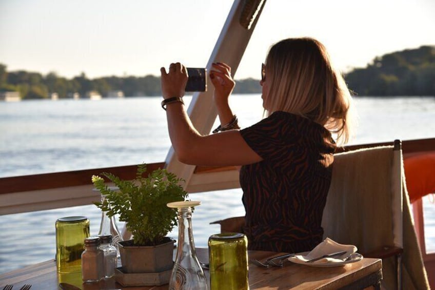 2-Hour Zambezi River Cruise Tour with Lunch and Pick Up
