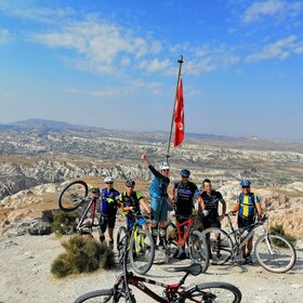 Cappadoce : demi-journée de vélo dans la vallée de la rose rouge et de l'ép...