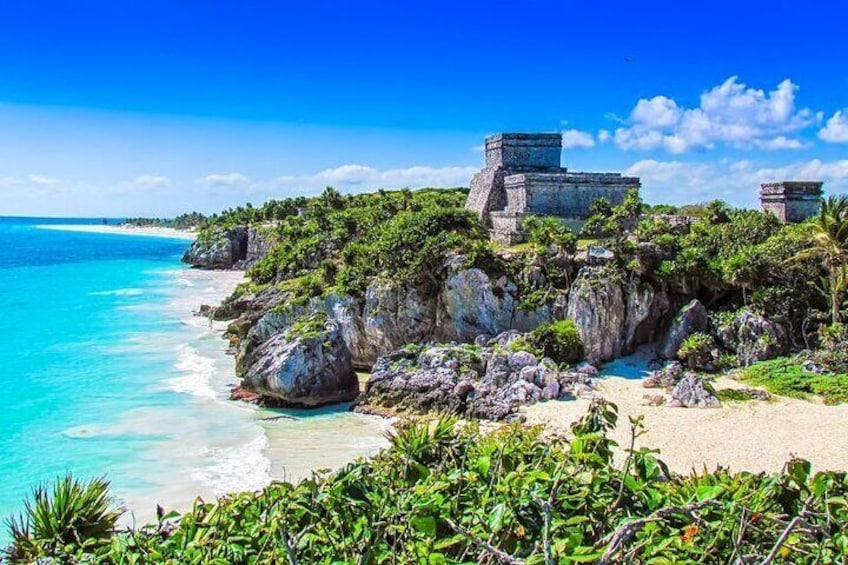 Full Day Tour to Archaeological Zone and Cenotes in Tulum