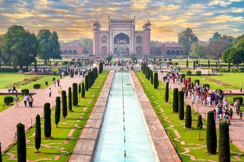 Private Full-Day Taj Mahal and Agra Fort Tour from New Delhi