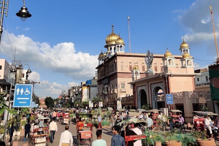 Tour Through Temples, Public Markets and Food in Old Delhi