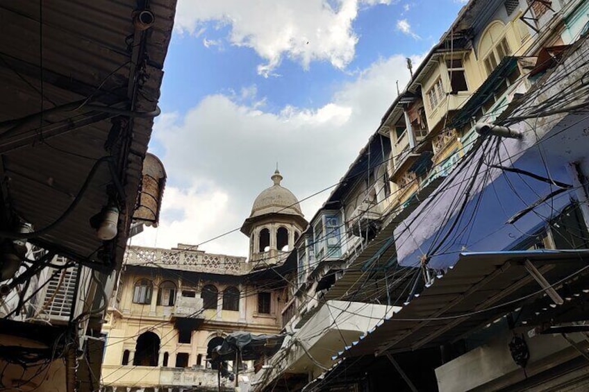 Tour Through Temples, Public Markets and Food in Old Delhi