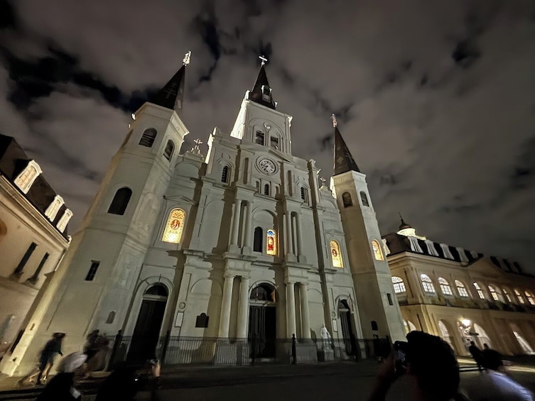 New Orleans Premier Ghost, Voodoo & Vampire 