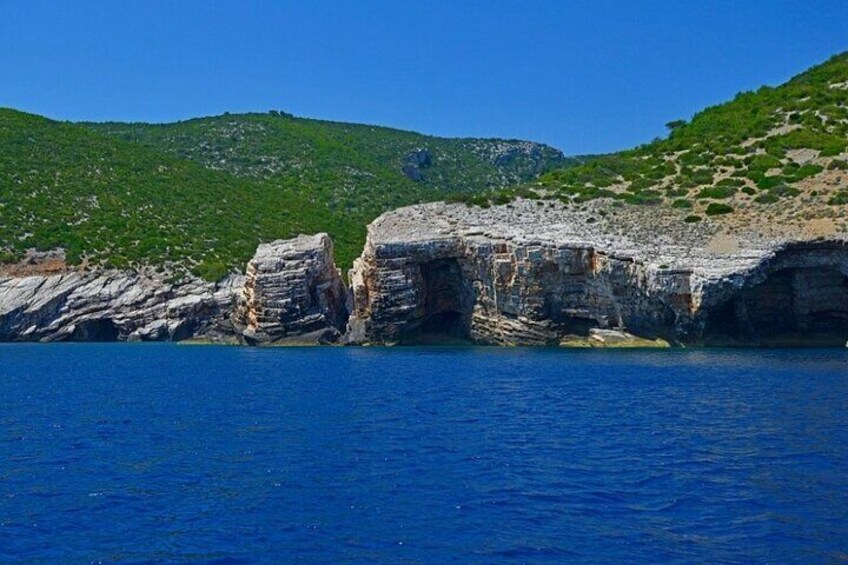 Souther coast of Vis offers a mesmerizing coastline. Battered by the wind & waves for millennias, caverns have since formed in the rock structures.