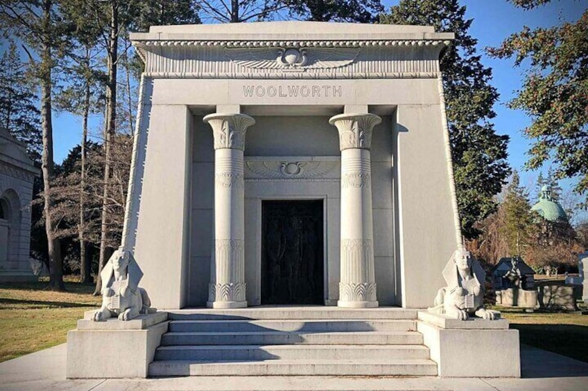 Woodlawn Cemetery: A Self-Guided Audio Tour of Gilded Age Art and Architecture