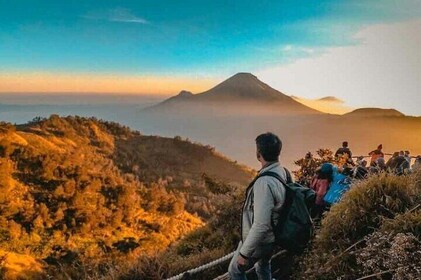 Excursión de día completo a la meseta de Dieng con Sikunir Sunrise