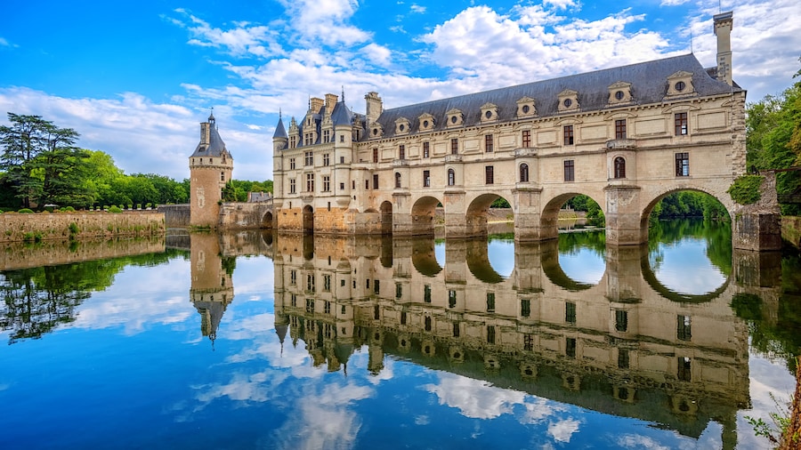 Small group half-day trip to Chenonceau Castle from Tours