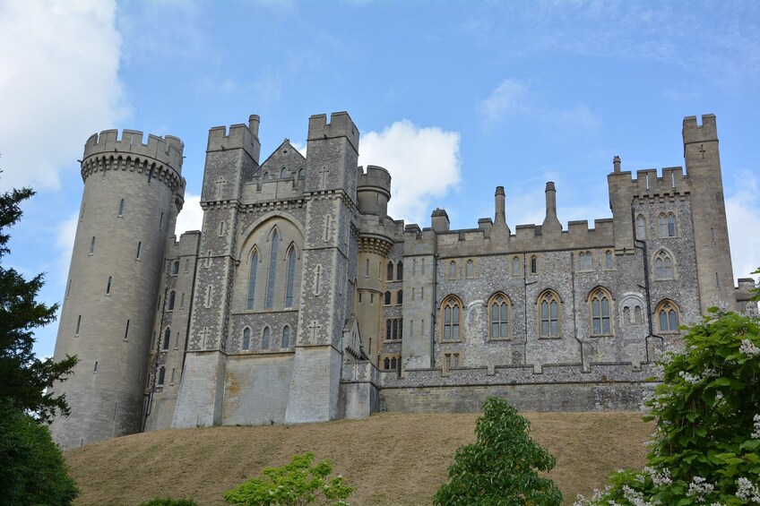 Canterbury Cathedral, Leeds Castle and Dover Castle Private Tour