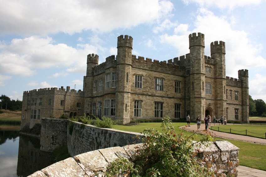 Canterbury Cathedral, Leeds Castle and Dover Castle Private Tour