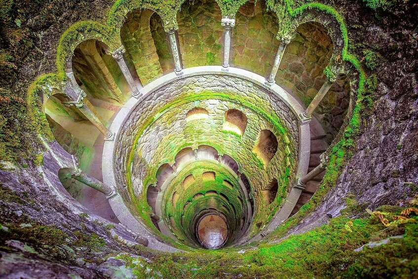 Sintra: Guided Tour and Entry Ticket to Quinta da Regaleira