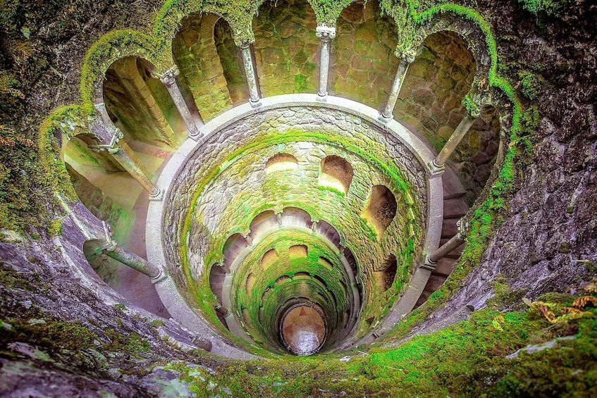 Sintra: Guided Tour and Entry Ticket to Quinta da Regaleira