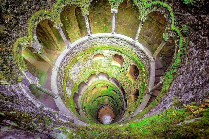 Sintra: Guided Tour and Entry Ticket to Quinta da Regaleira