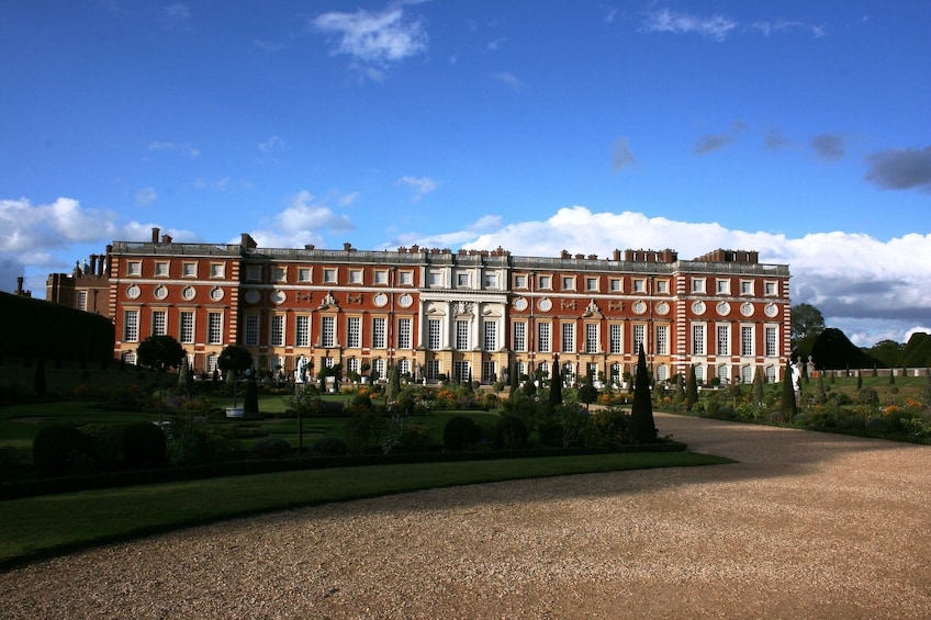 Royal Windsor castle and Hampton Court Palace Including Entry Passes