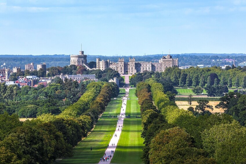 Royal Windsor castle and Hampton Court Palace Including Entry Passes
