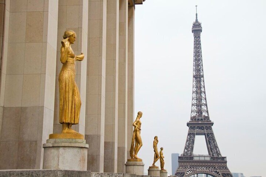 Eiffel Tower Guided Access with Summit