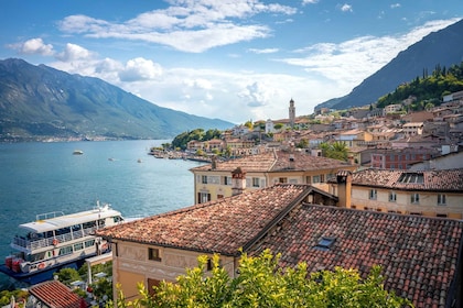 Excursión de un día por el Lago de Garda: Autobús y barco público con guía