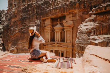 From Eilat: Petra Tour with Transfer and Lunch