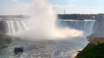 Niagara Falls Tour from Toronto with Wine tasting & Hornblower Cruise