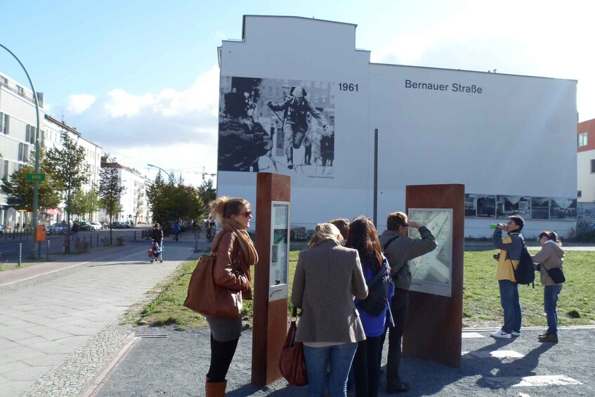 Picture 3 for Activity Berlin Wall: Small Group Guided Tour
