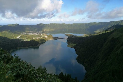 Lagoa do Fogo and Sete-Cities Full Day Tour with Lunch