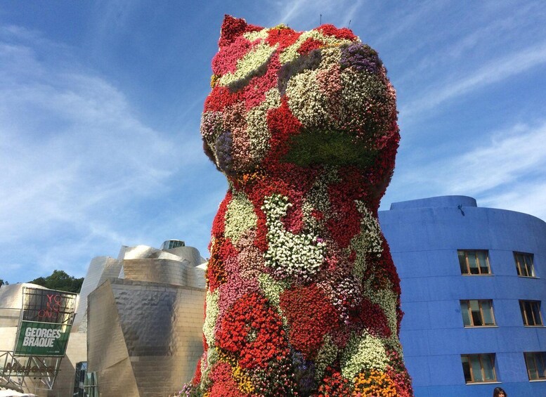 Picture 2 for Activity Bilbao: Guggenheim Museum Private Guided Visit