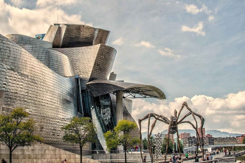 Picture 4 for Activity Bilbao: Guggenheim Museum Private Guided Visit