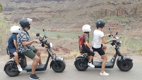 Recorrido por la ciudad de 2 asientos en patinete eléctrico: 1 hora en Play...