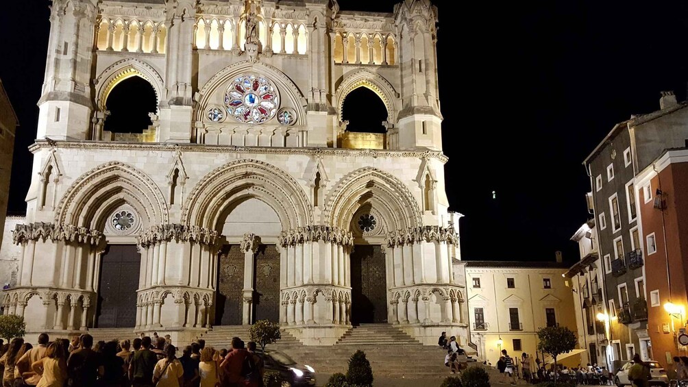 Madrid: Cuenca, Hanging Hauses and Cathedral Full-Day Trip