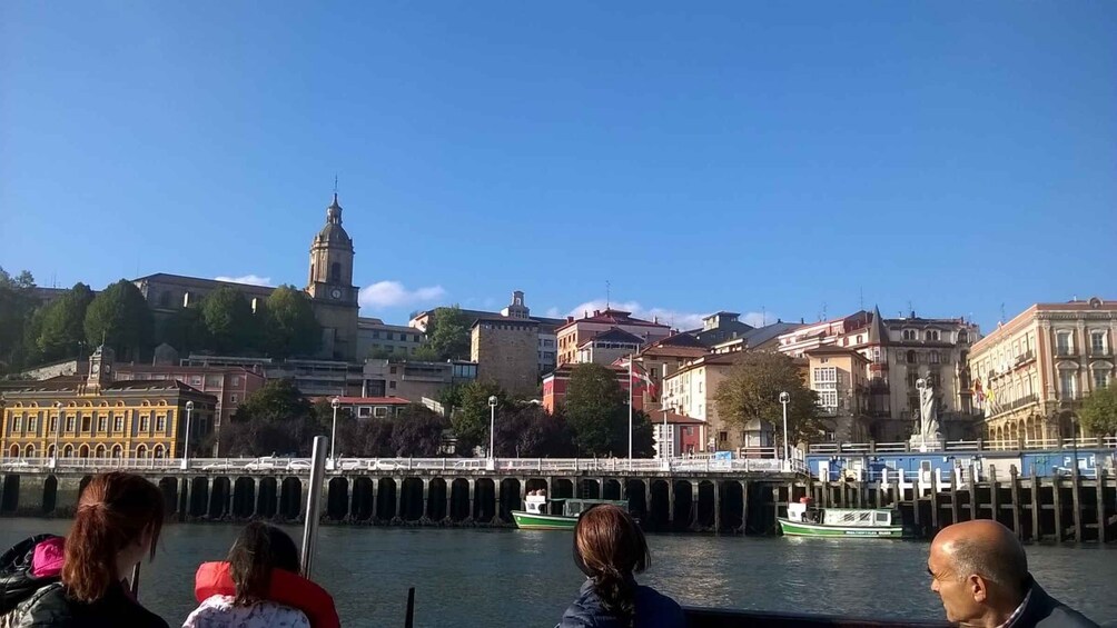 Picture 5 for Activity Bilbao: Boat and Walking Guided Tour with Pintxos