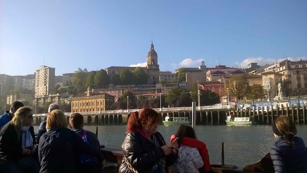 Picture 4 for Activity Bilbao: Boat and Walking Guided Tour with Pintxos