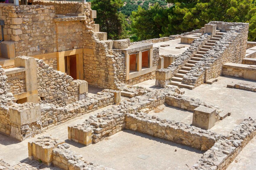 Picture 8 for Activity Knossos Palace Skip-the-Line Ticket & Private Guided Tour