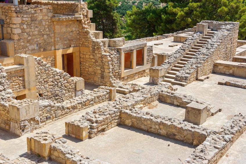 Picture 8 for Activity Knossos Palace Skip-the-Line Ticket & Private Guided Tour