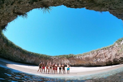 Desde Nueva Vallarta: recorrido por la playa escondida de las Islas Marieta...