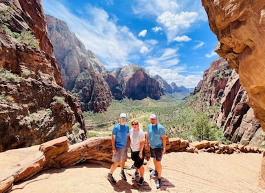 Las Vegas: VIP Guided Photography & Hiking Tour of Zion NP