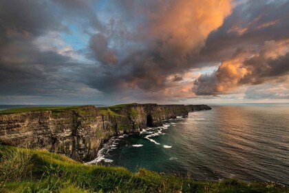 Desde Dublín: excursión de un día a Galway y los acantilados de Moher