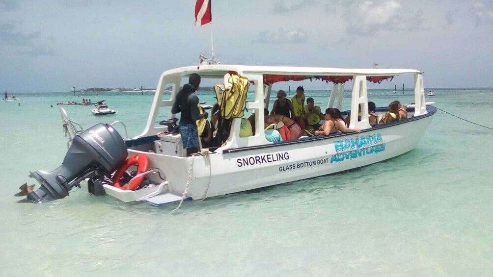 Nassau: Glass Bottom Boat, Banana Boat and Snorkelling Tour