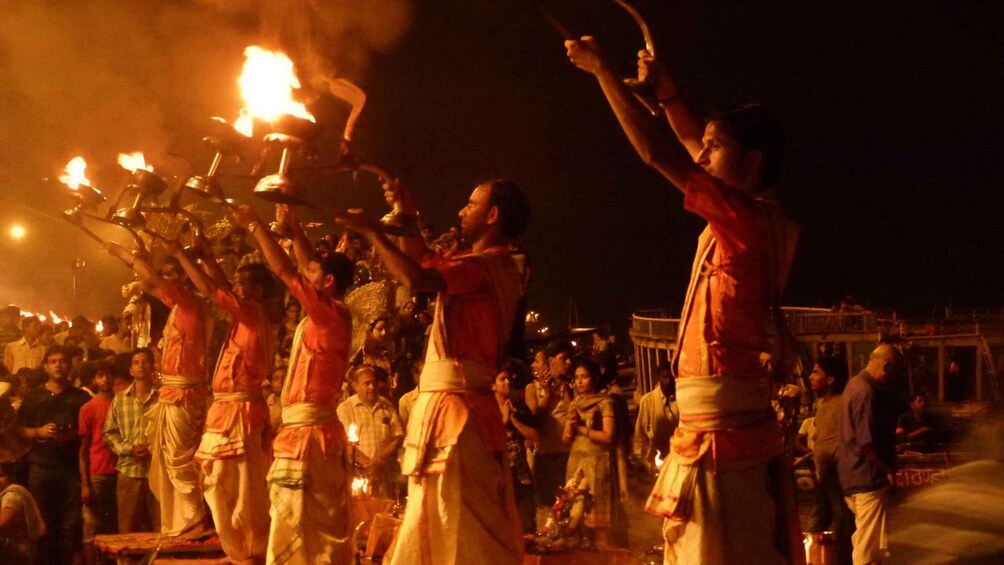 Picture 3 for Activity India: Evening Ganga Aarti With Dinner and Private Transfer