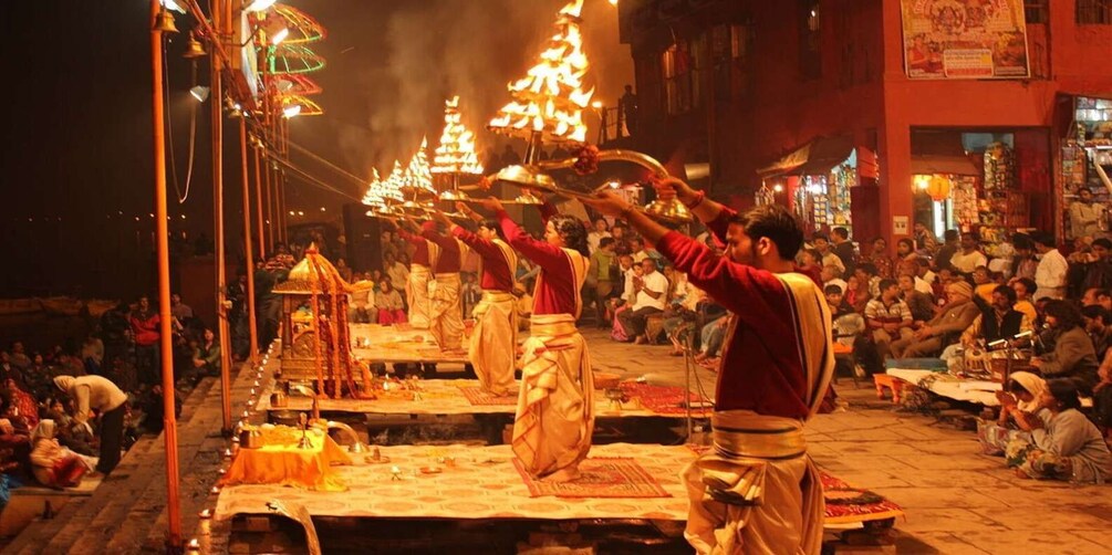 Picture 1 for Activity India: Evening Ganga Aarti With Dinner and Private Transfer