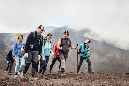 Monte Etna: caminata guiada a la cumbre de 3000 metros