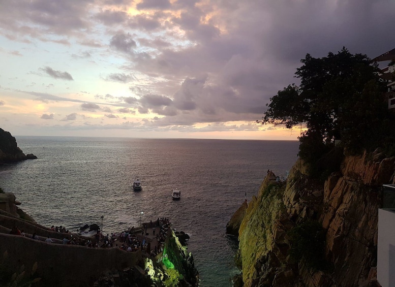 Picture 9 for Activity *Sunset High Diver Show 3Course Dinner 2 Drinks Diff Options