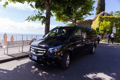 Naples: Private Minivan Transfer to or from the Amalfi Coast