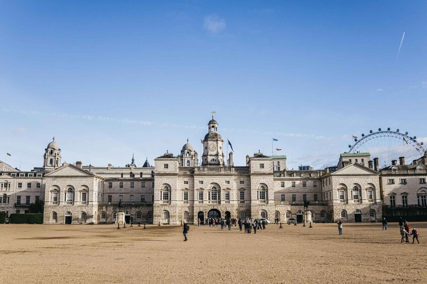 Picture 1 for Activity London: Parks and Palaces Guided Morning Bike Tour