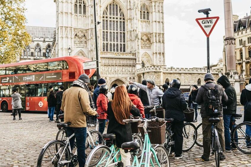 Picture 2 for Activity London: Parks and Palaces Guided Morning Bike Tour